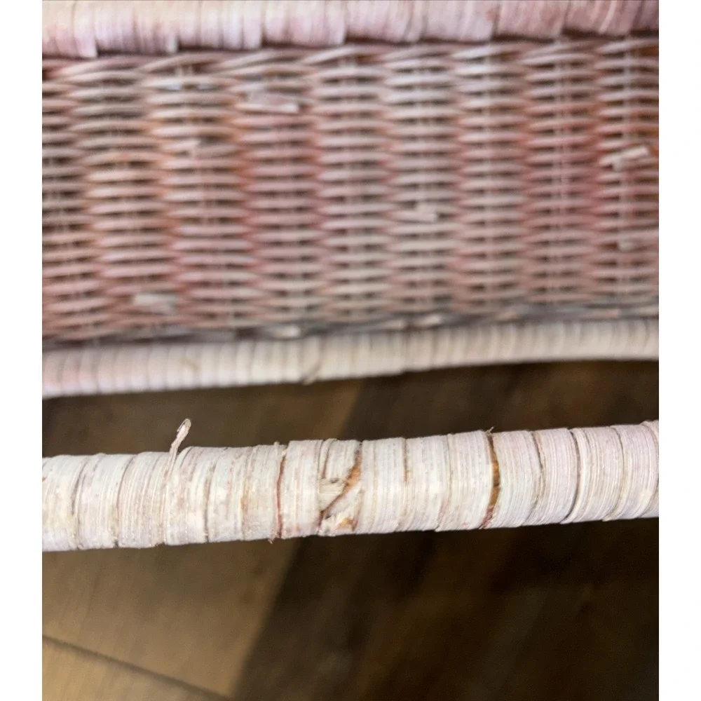 Vintage White Wicker Bench Wall Shelf Boho Cottage Coastal Bathroom Decor